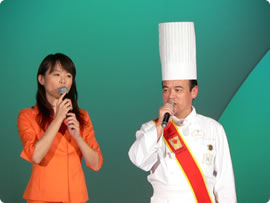 東京ディズニーシーホテルミラコスタ サマーパーティー2005 司会のお姉さんと料理長